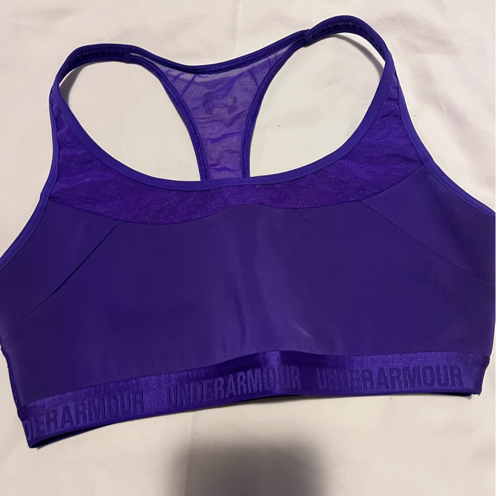 Women’s Under Armour Sports Bra Pit Pit 14 size, medium, purple